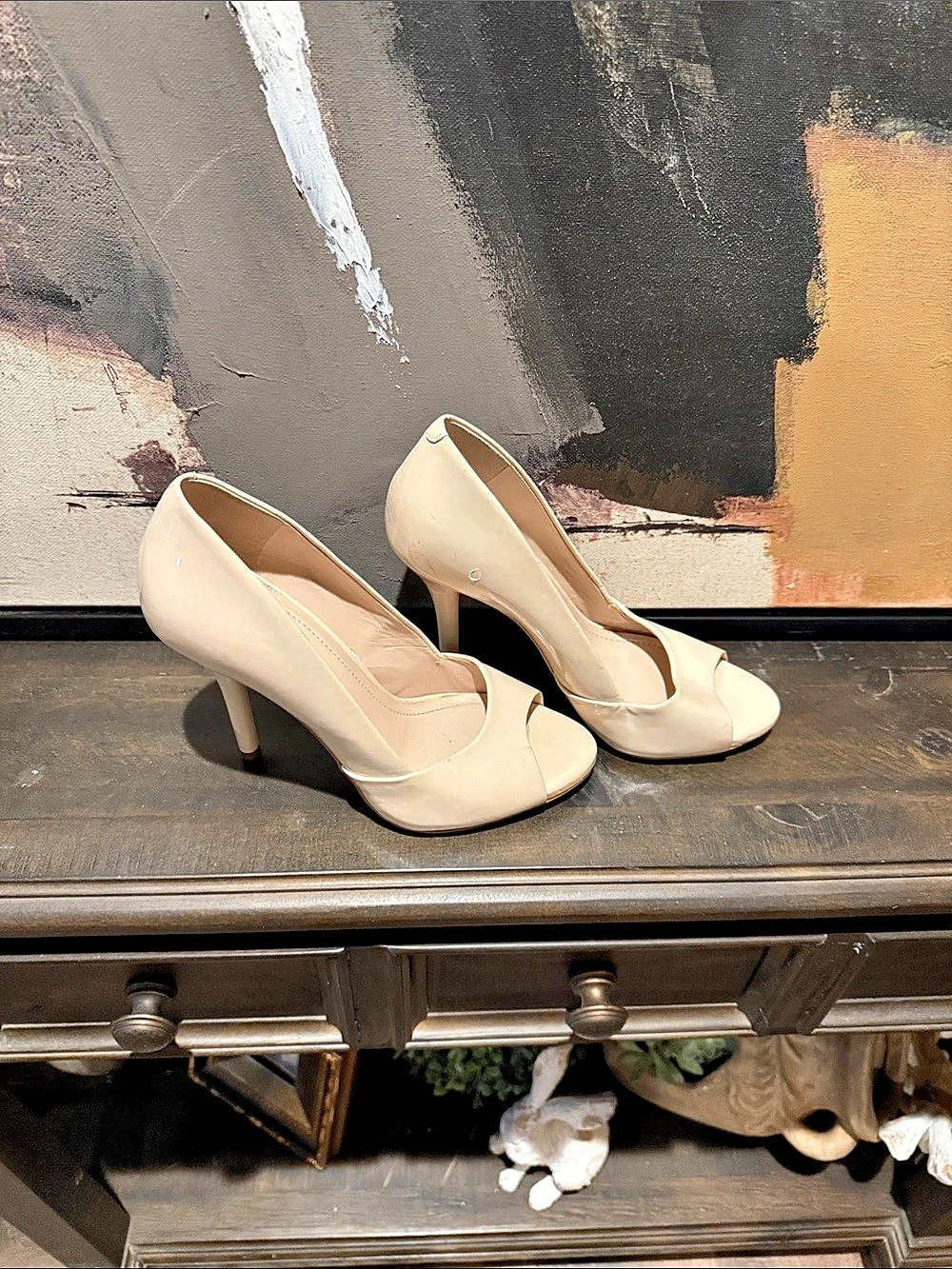 BCBGMAXAZRIA Pointed Toe Peep Toe Heels in Cream